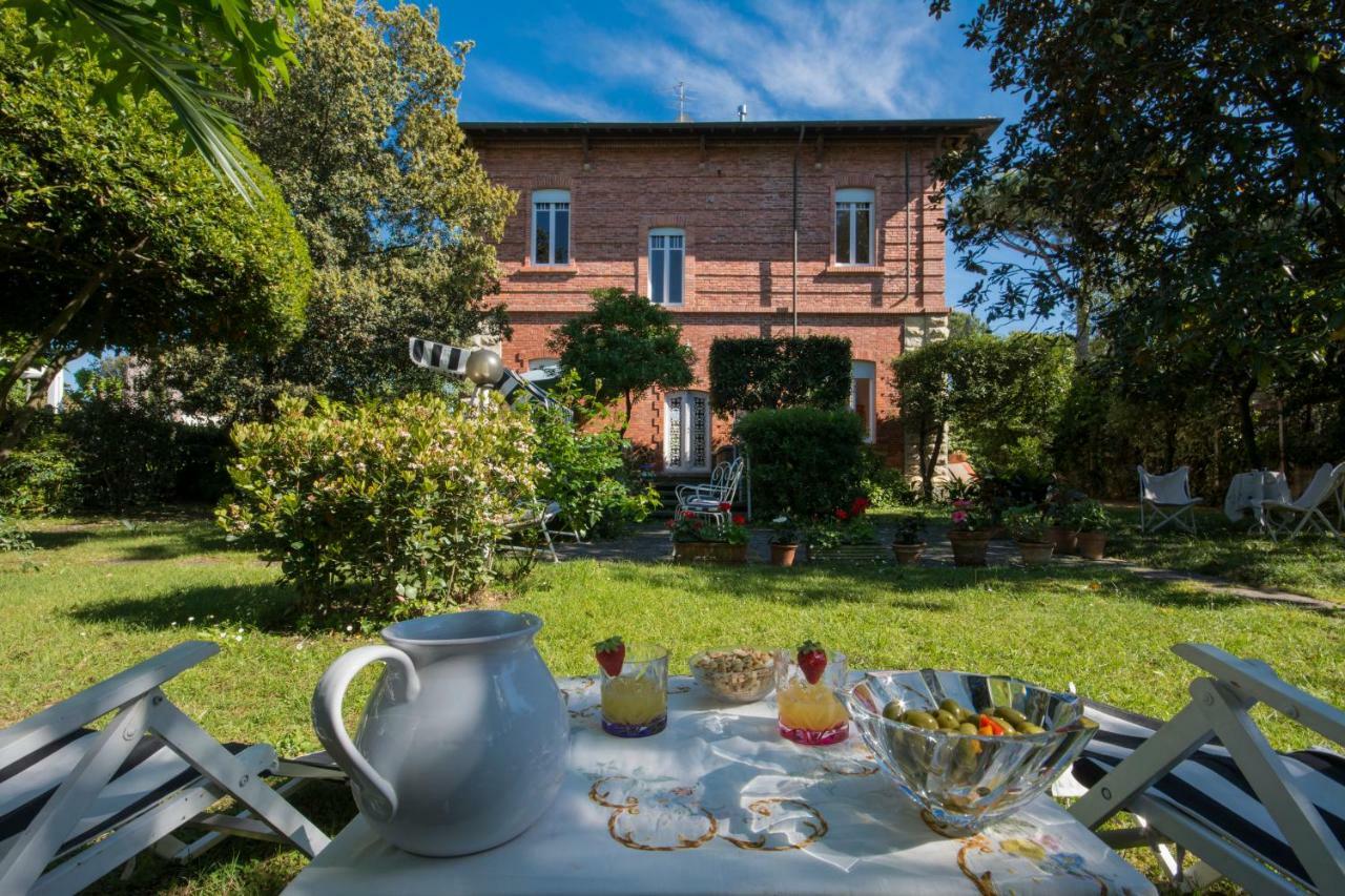 Villa Italy مارينا دي بييتراسانْت المظهر الخارجي الصورة