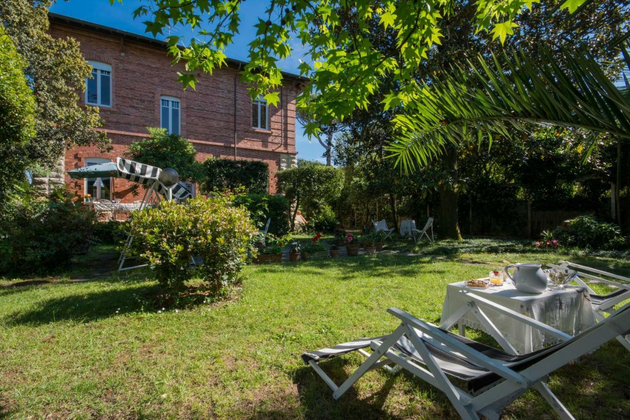Villa Italy مارينا دي بييتراسانْت المظهر الخارجي الصورة