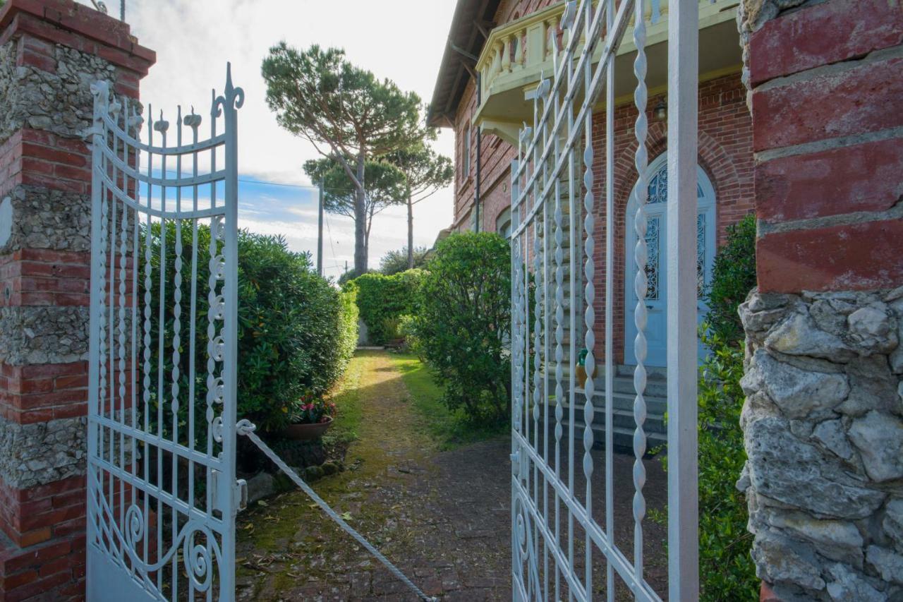 Villa Italy مارينا دي بييتراسانْت المظهر الخارجي الصورة