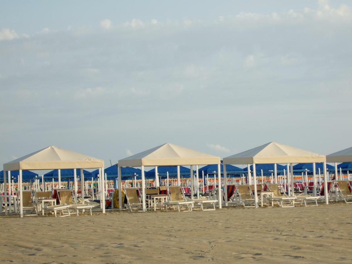Villa Italy مارينا دي بييتراسانْت المظهر الخارجي الصورة